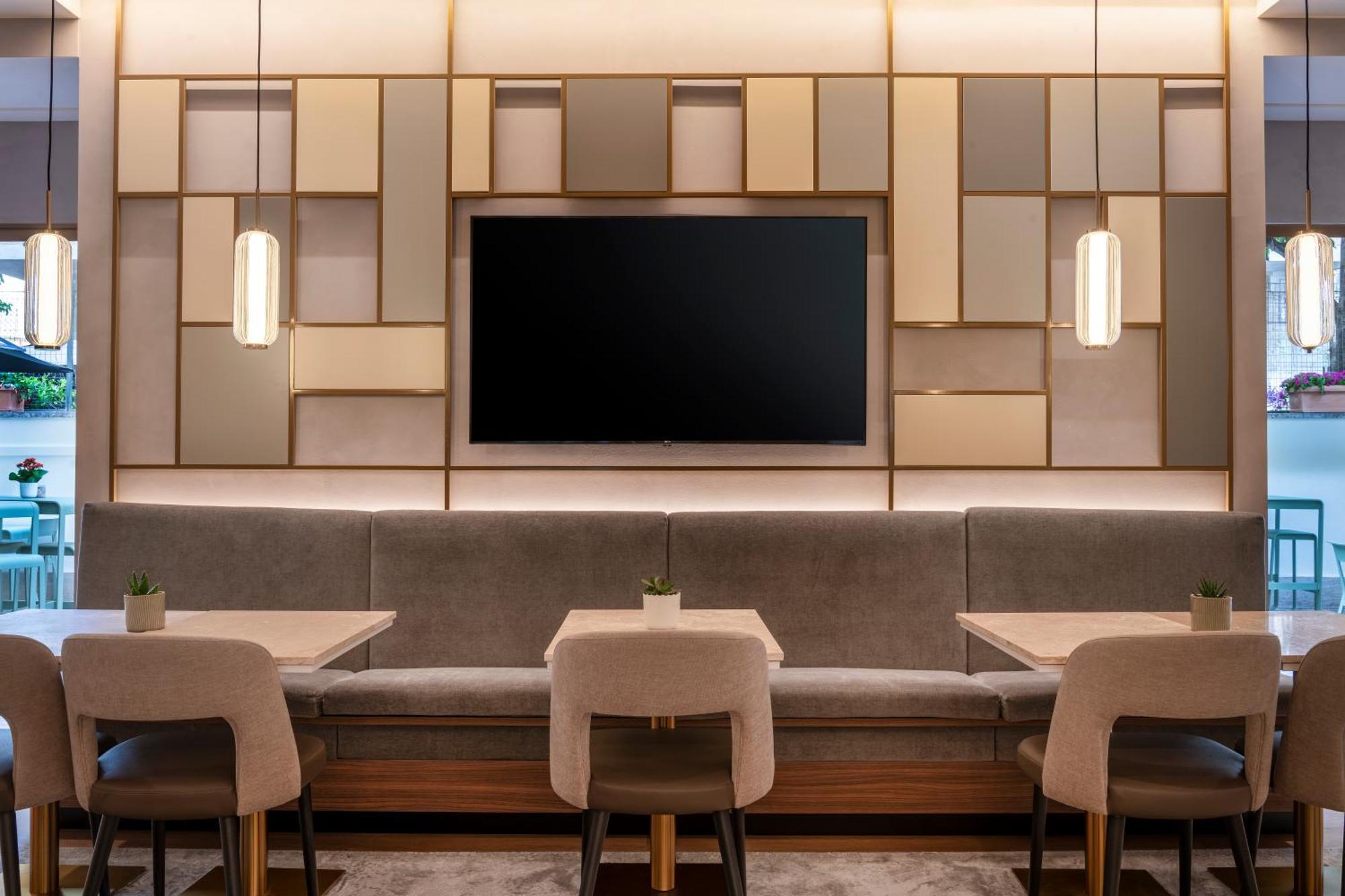 Ac By Marriott Clodio